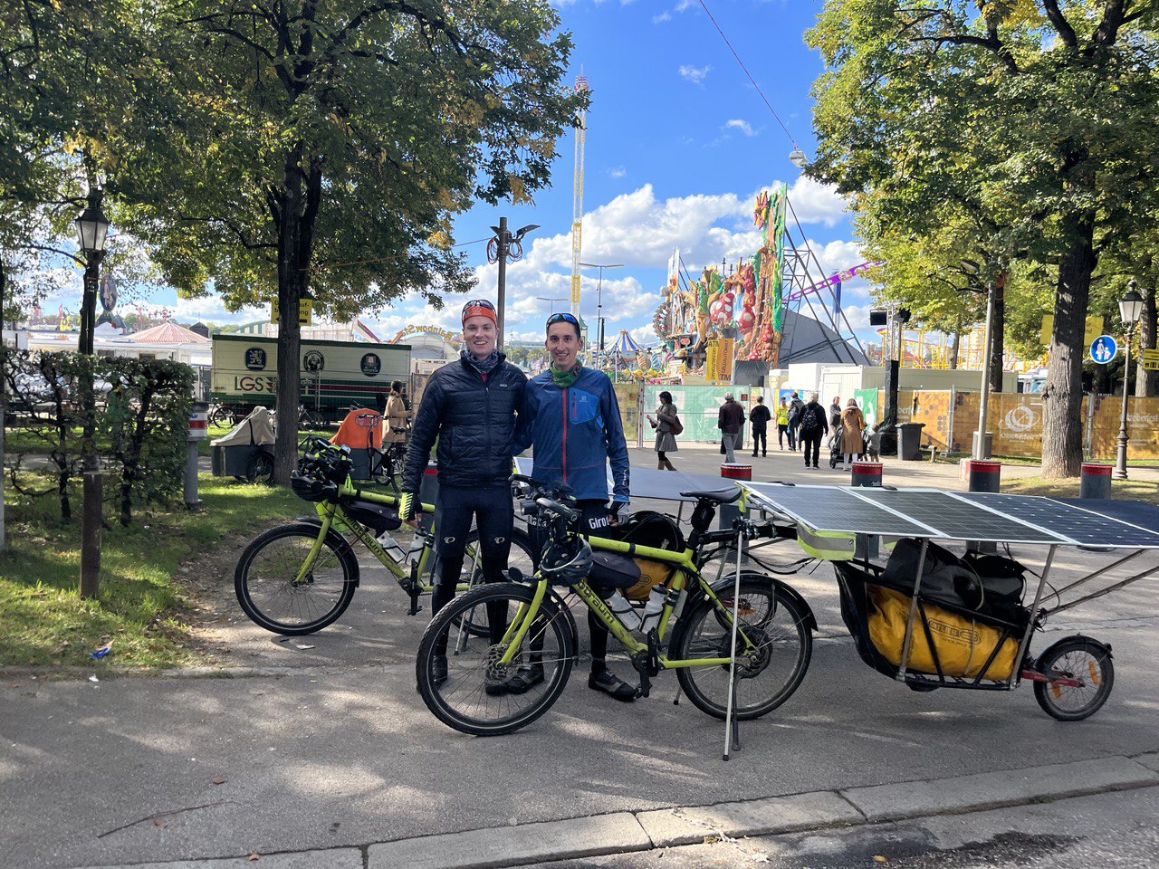 Accidentally ended up right in front of the Oktoberfest and took the opportunity to take a poser image